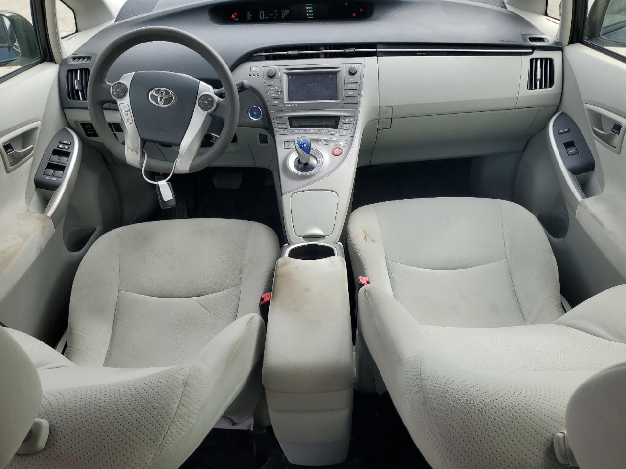 2012 Toyota Prius - Image 8