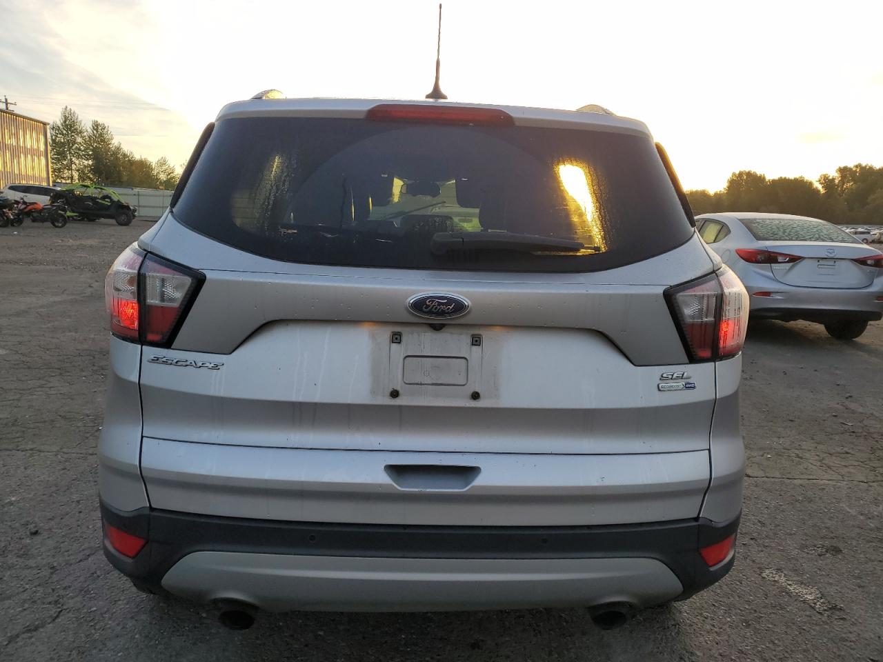 1FMCU9HD0JUB88487 2018 Ford Escape Sel