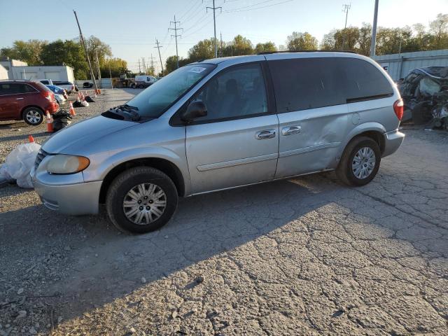 2006 Chrysler Town & Country 