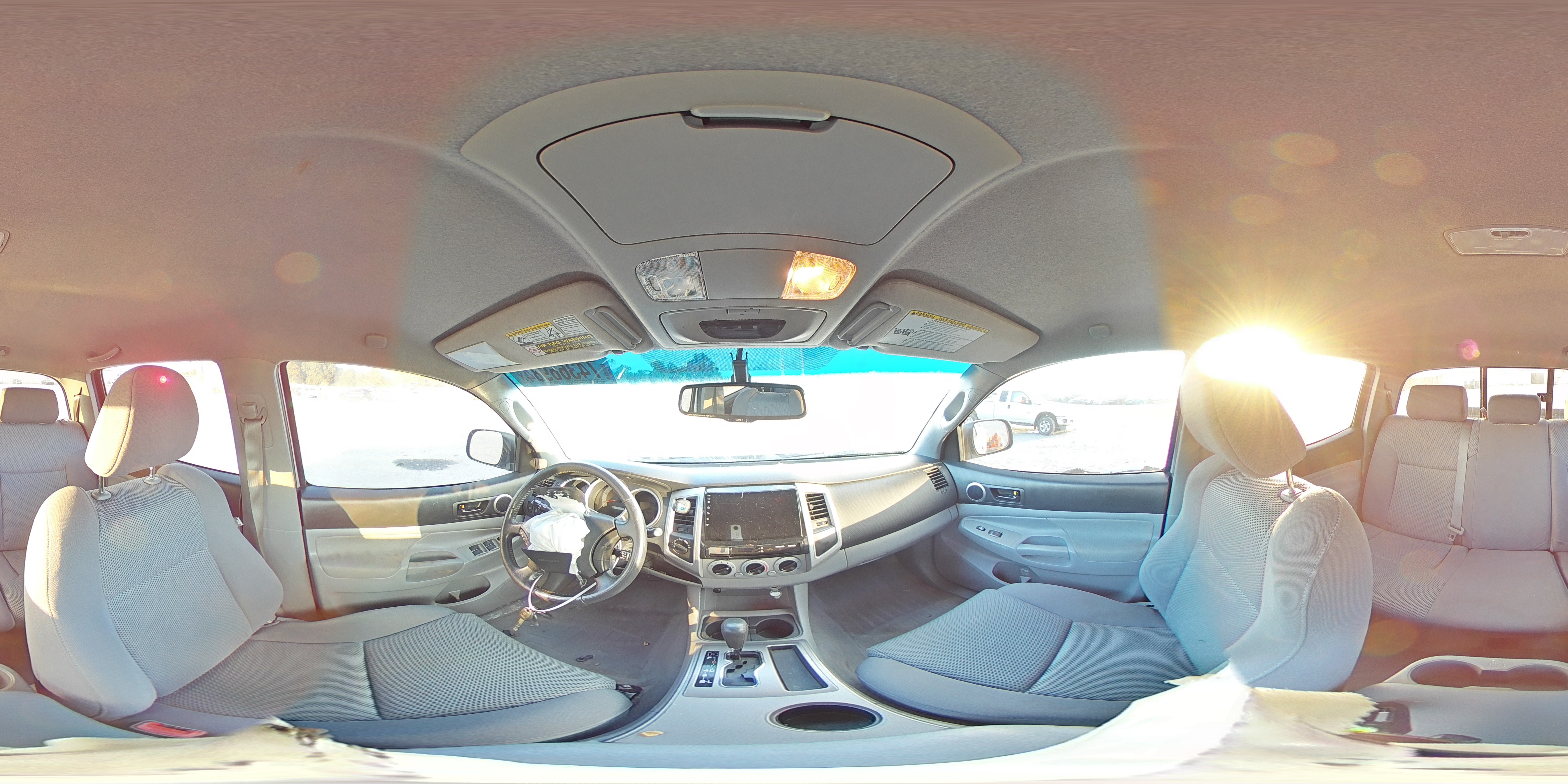 2011 Toyota Tacoma - Image 12