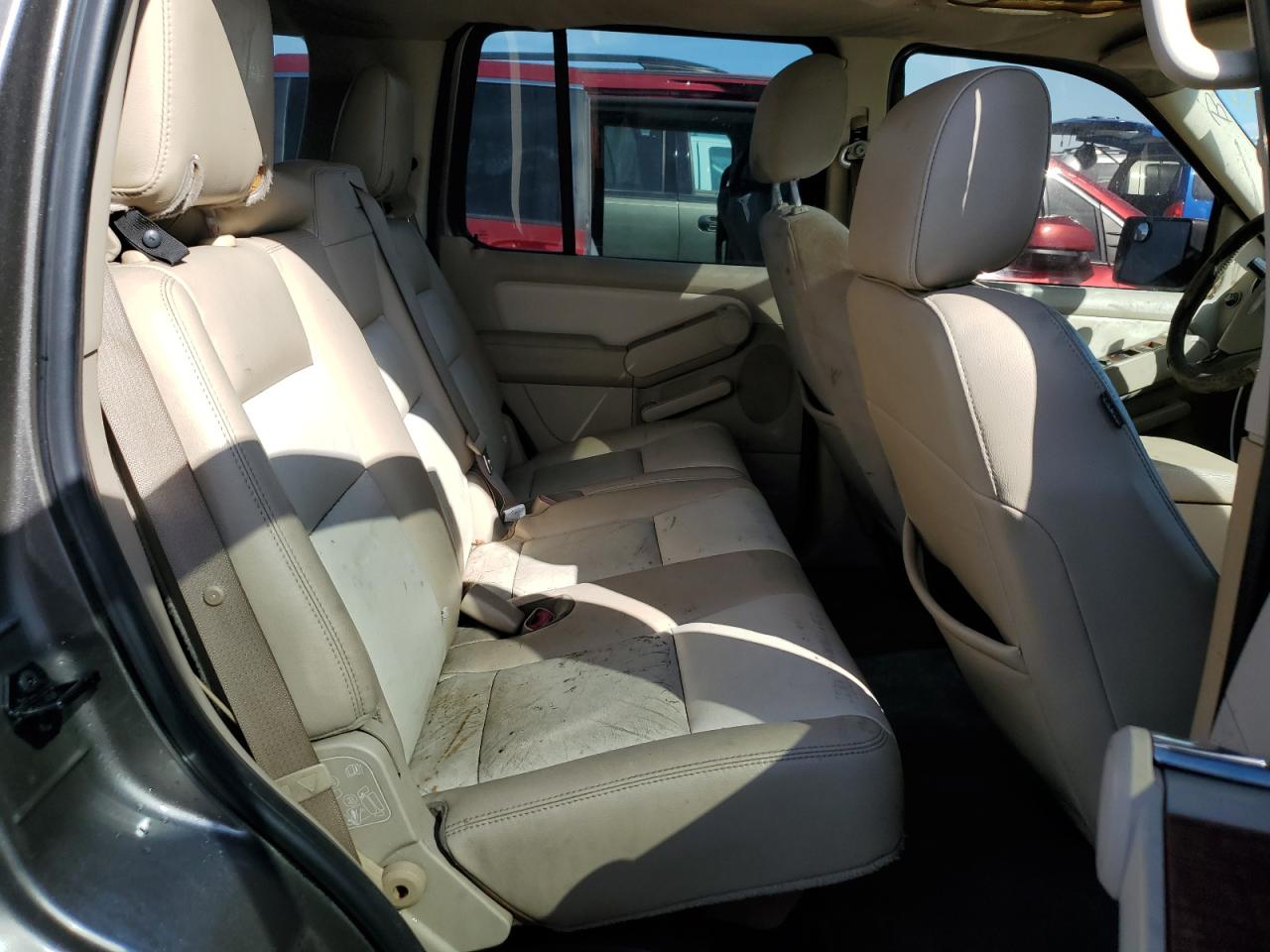 2006 Ford Explorer - Image 11