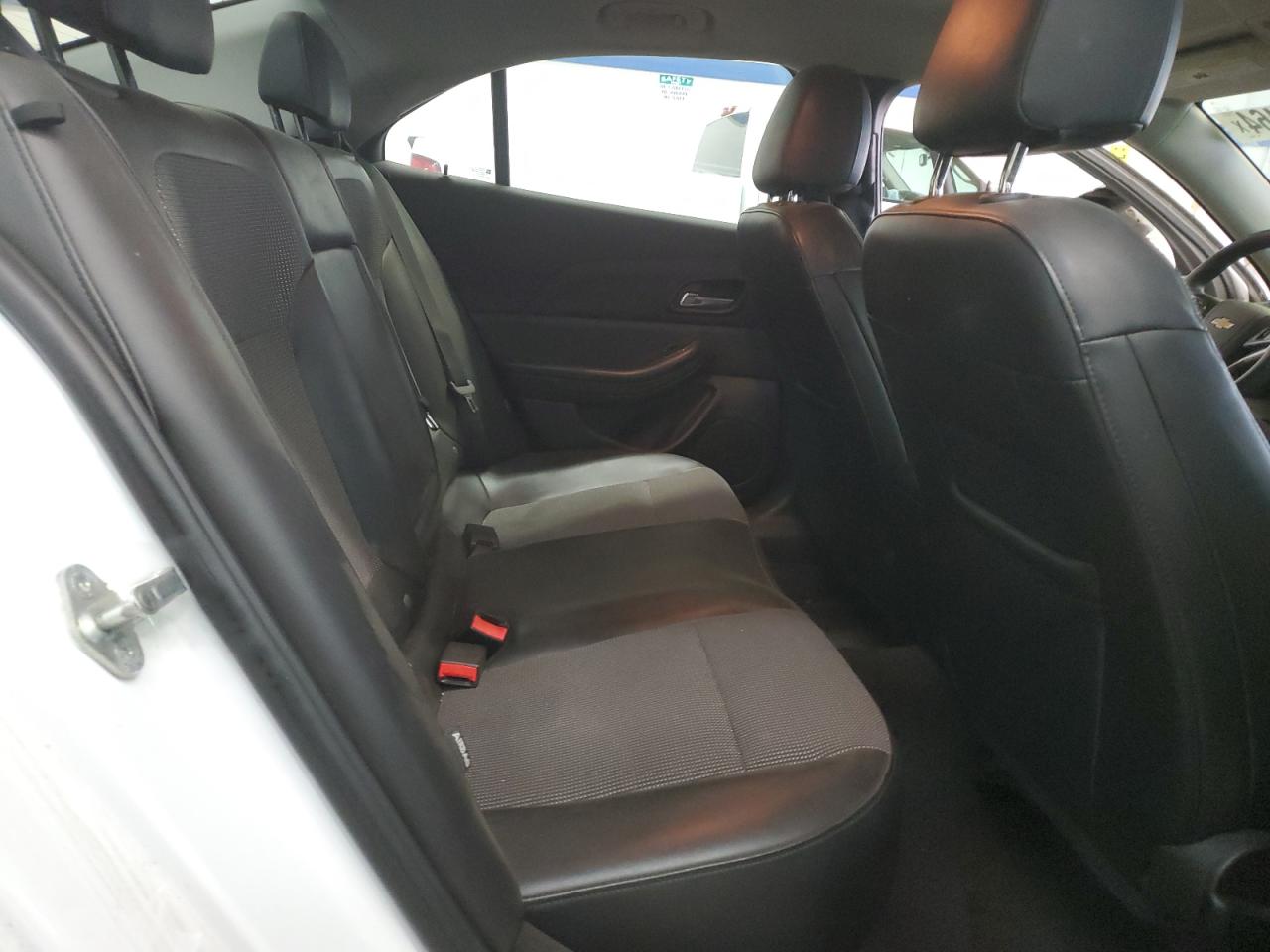 2015 Chevrolet Malibu - Image 10