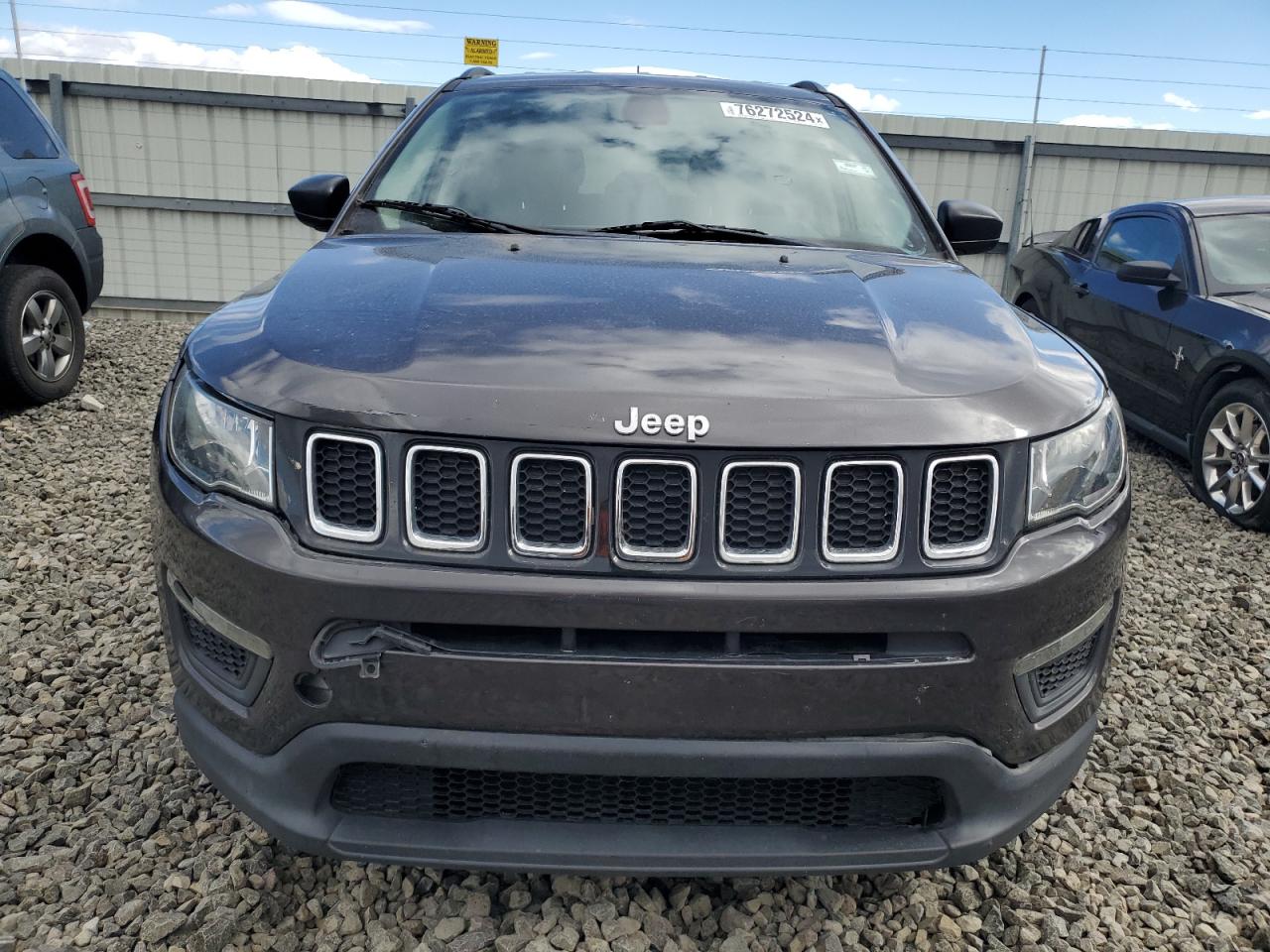 VIN 3C4NJCAB7HT652391 2017 JEEP COMPASS no.5