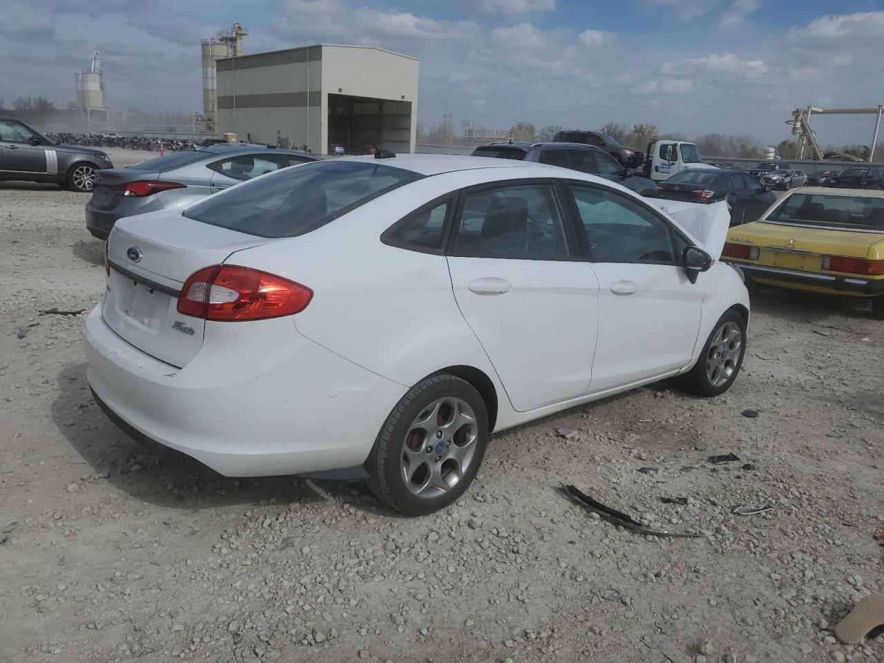 2012 Ford Fiesta - Image 3