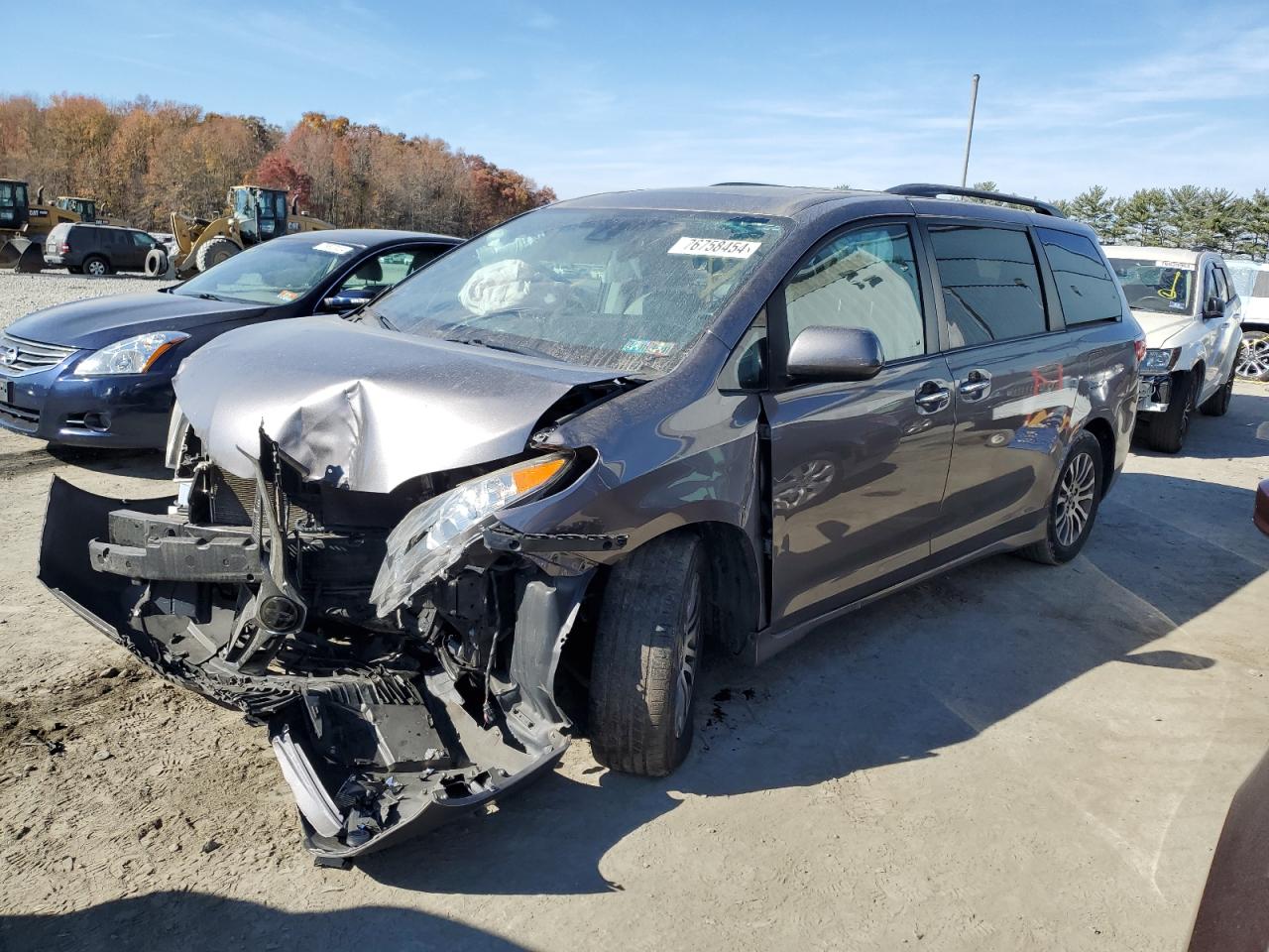 2019 Toyota Sienna - Image 1