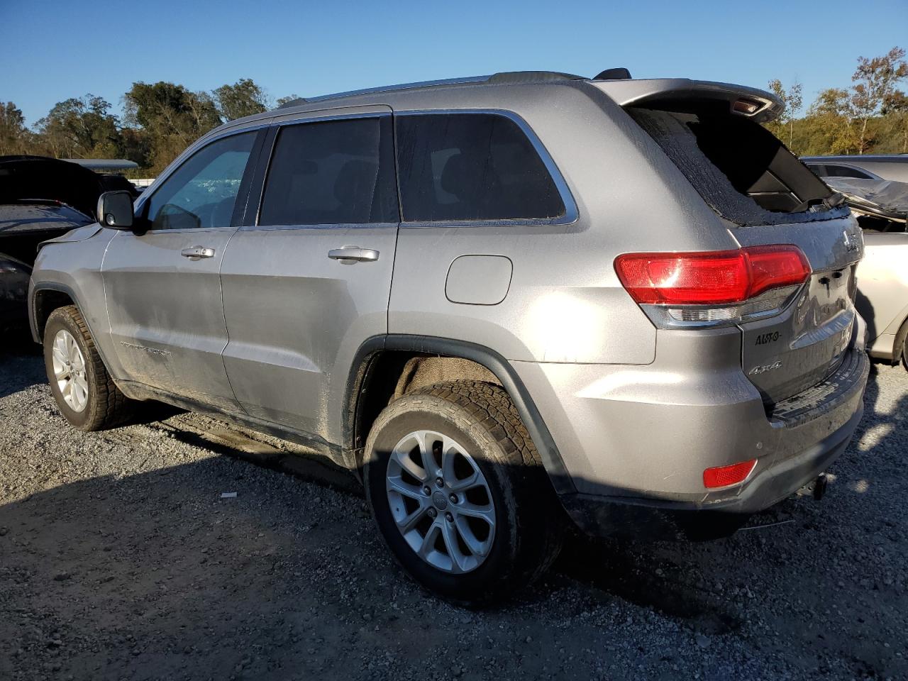 2016 Jeep Grand Cherokee - Image 2