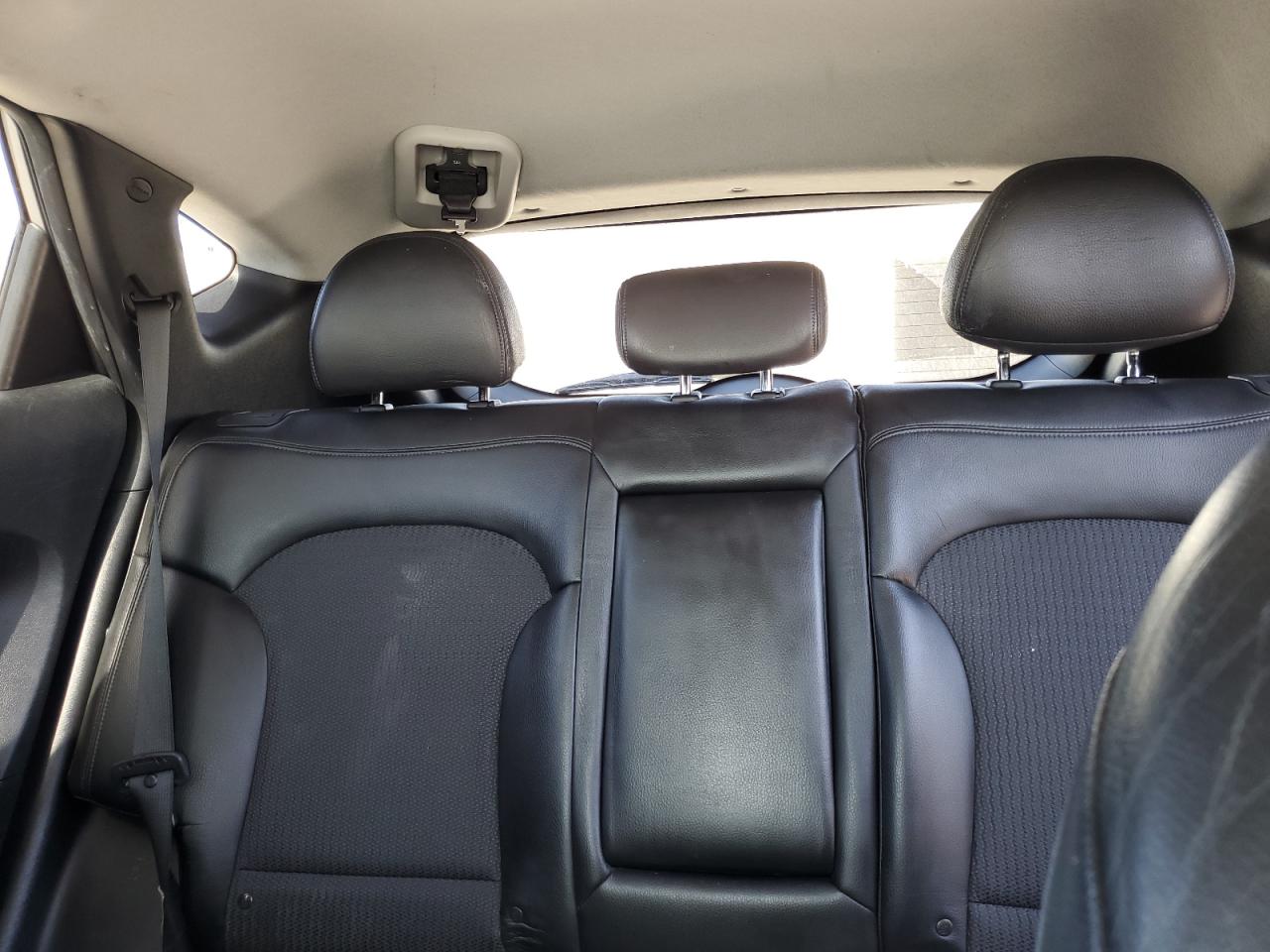 2010 Hyundai Tucson - Image 10