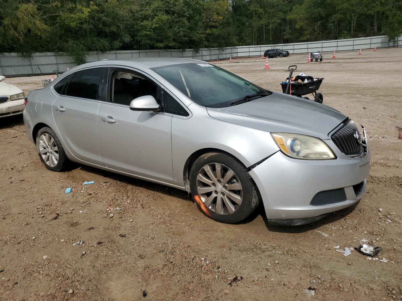 2016 Buick Verano - Image 4