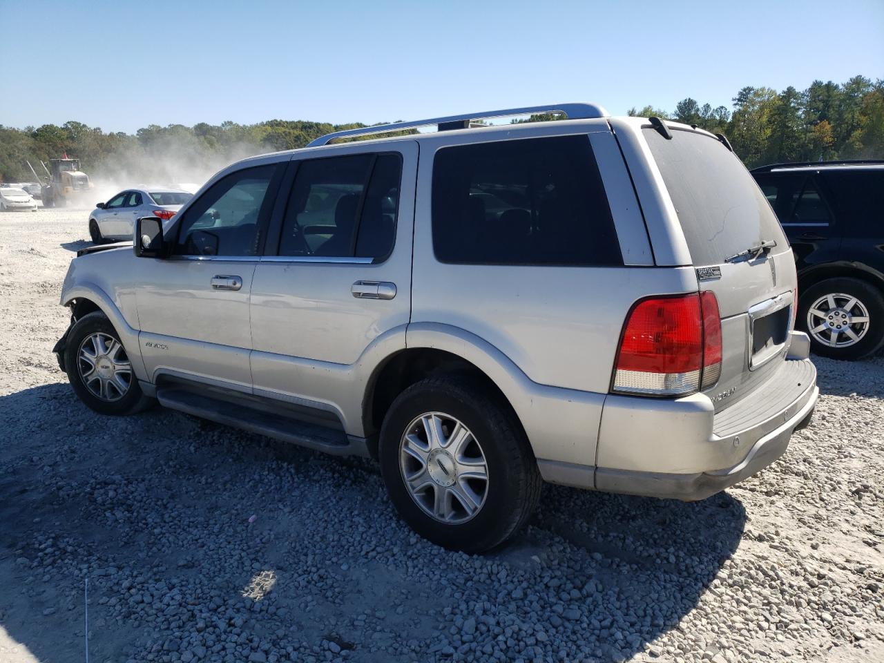 2003 Lincoln Aviator - Image 2
