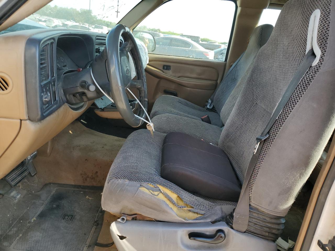 2000 Chevrolet Silverado C1500 VIN: 1GCEC19VXYZ299165 Lot: 74335634