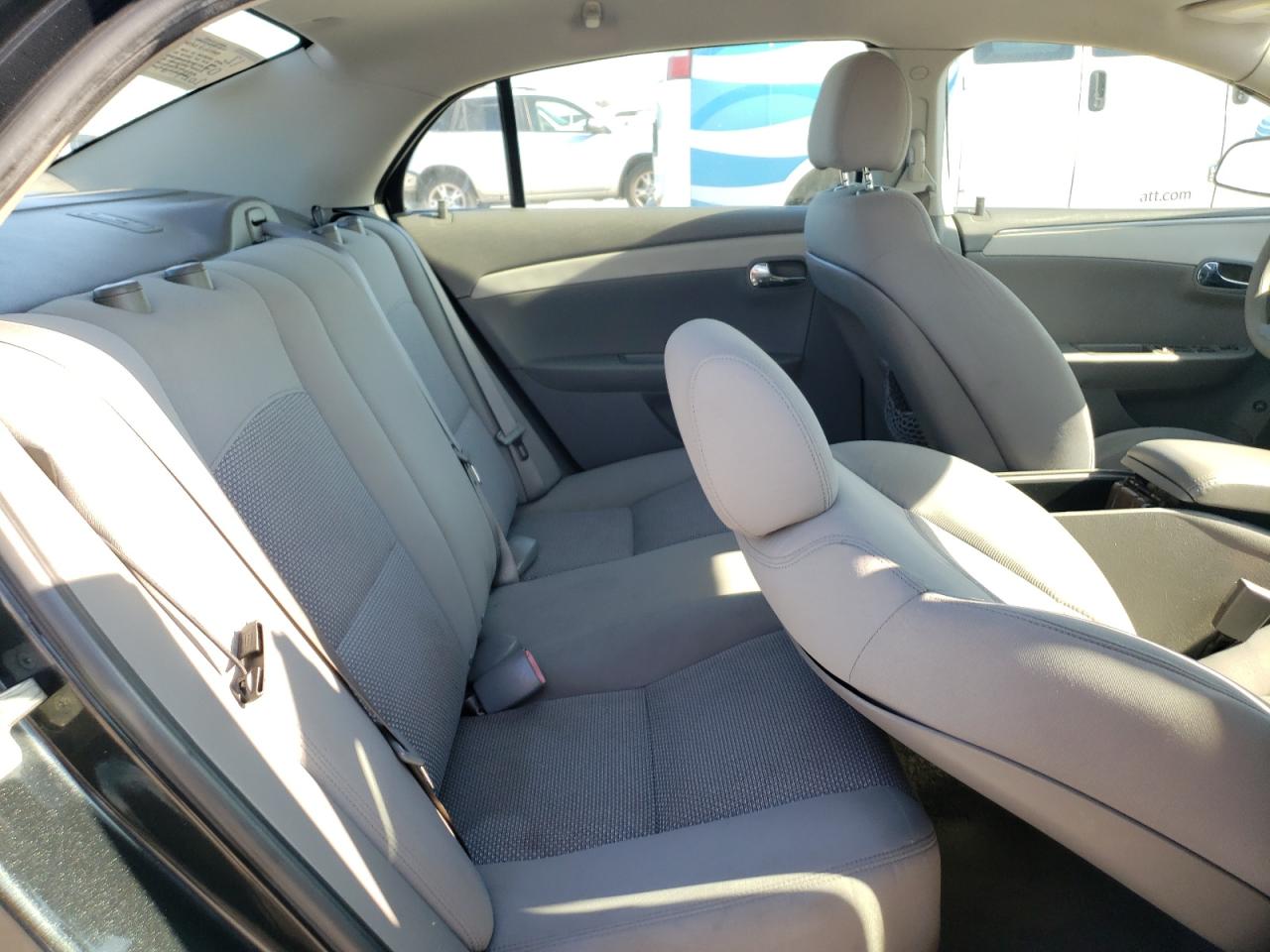 2011 Chevrolet Malibu - Image 10