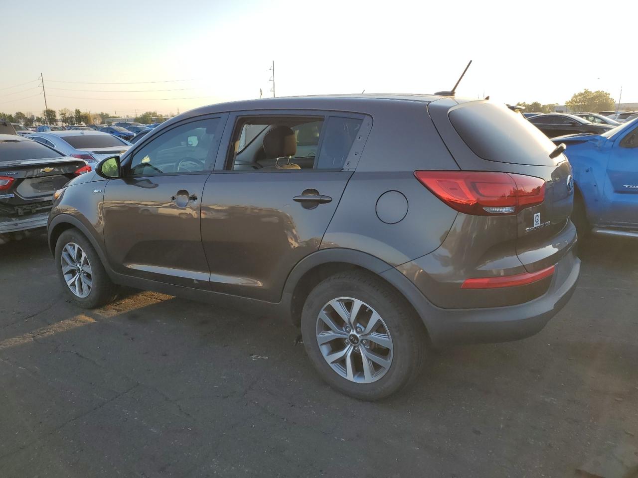 KNDPBCAC4F7757406 2015 KIA SPORTAGE - Image 2