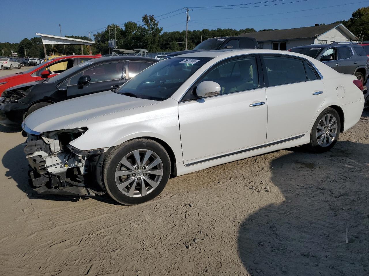 2011 Toyota Avalon - Image 1