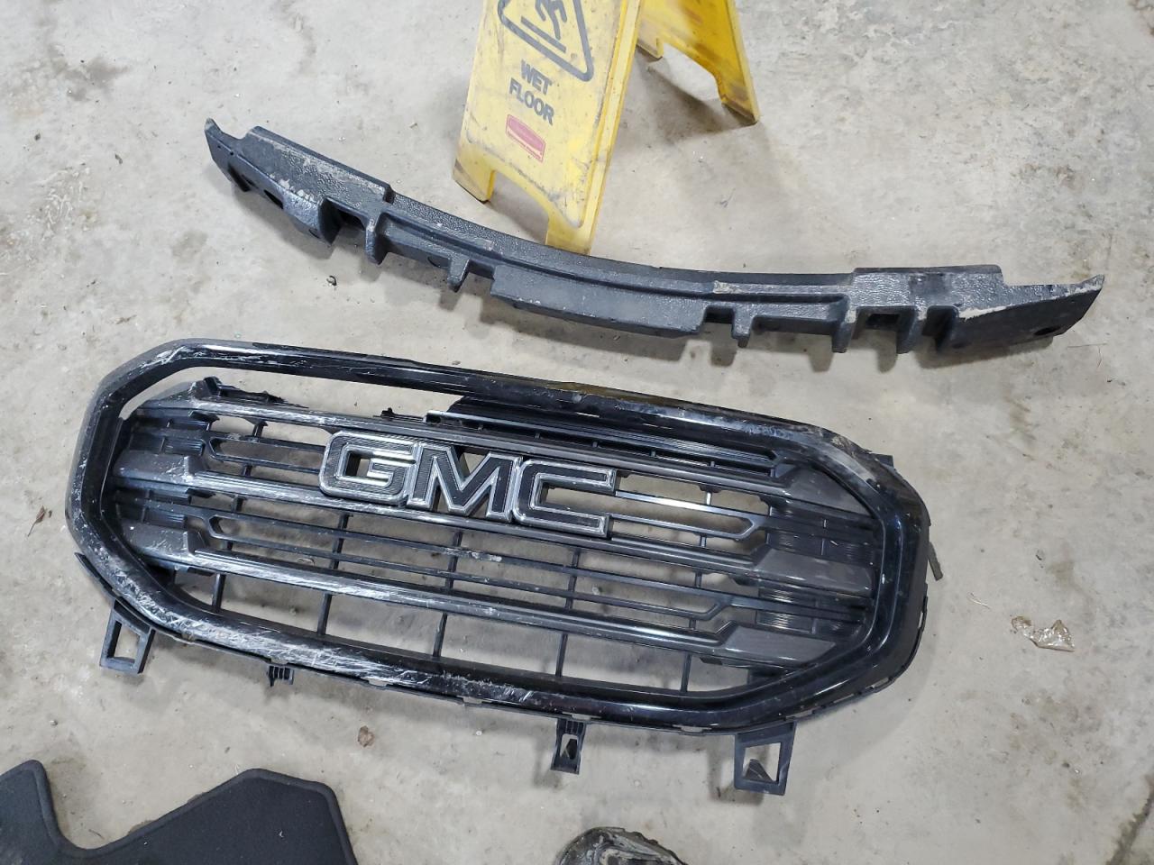 2019 GMC Terrain - Image 13