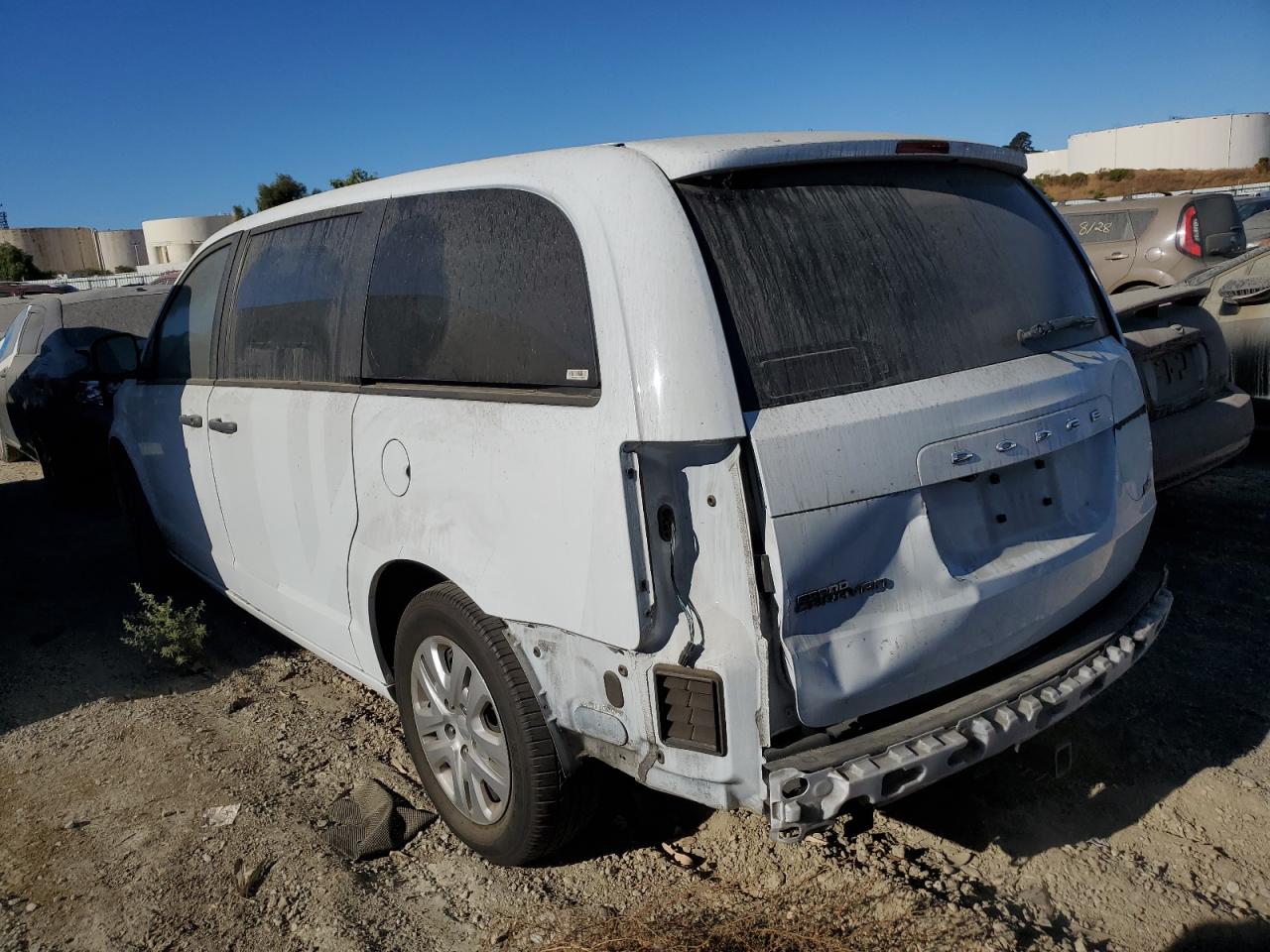 2019 Dodge Caravan - Image 2