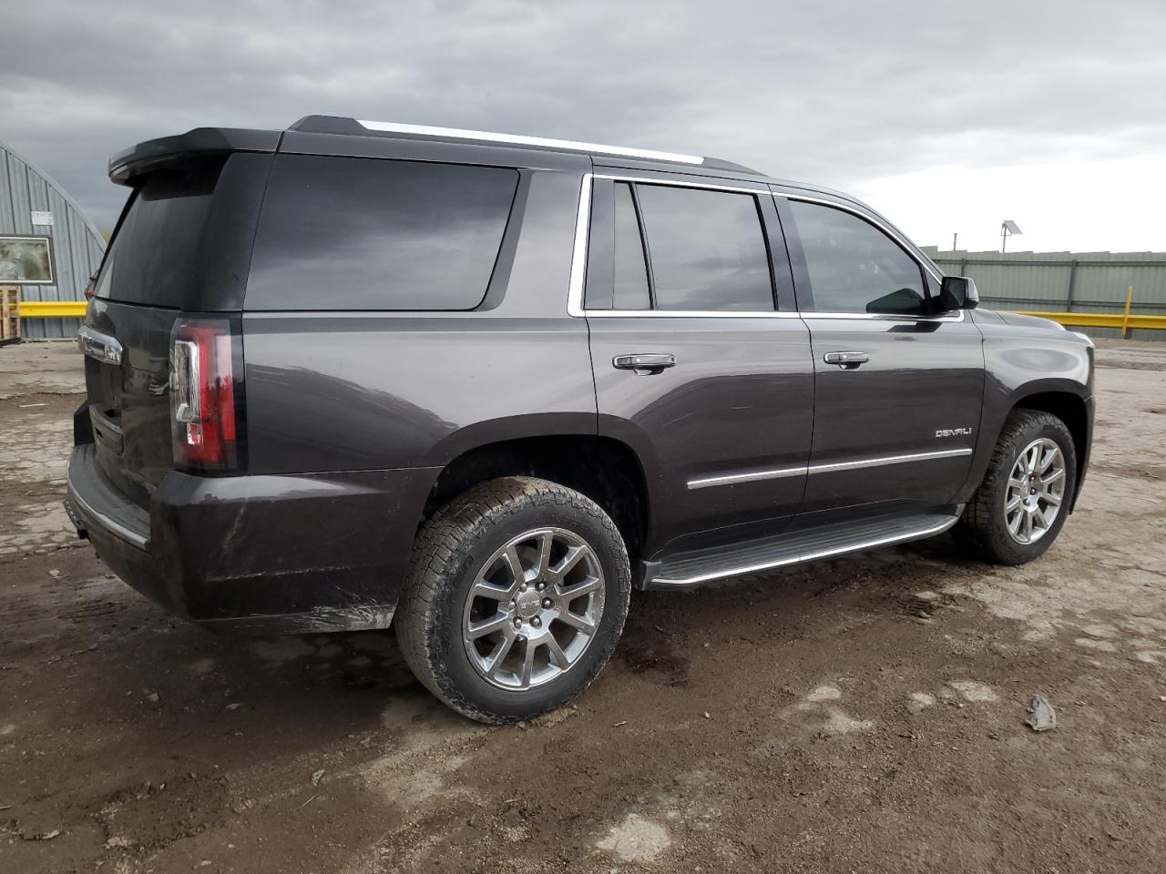 2016 GMC Yukon - Image 3