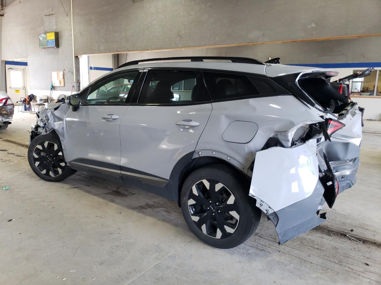 2023 Kia Sportage - Image 2