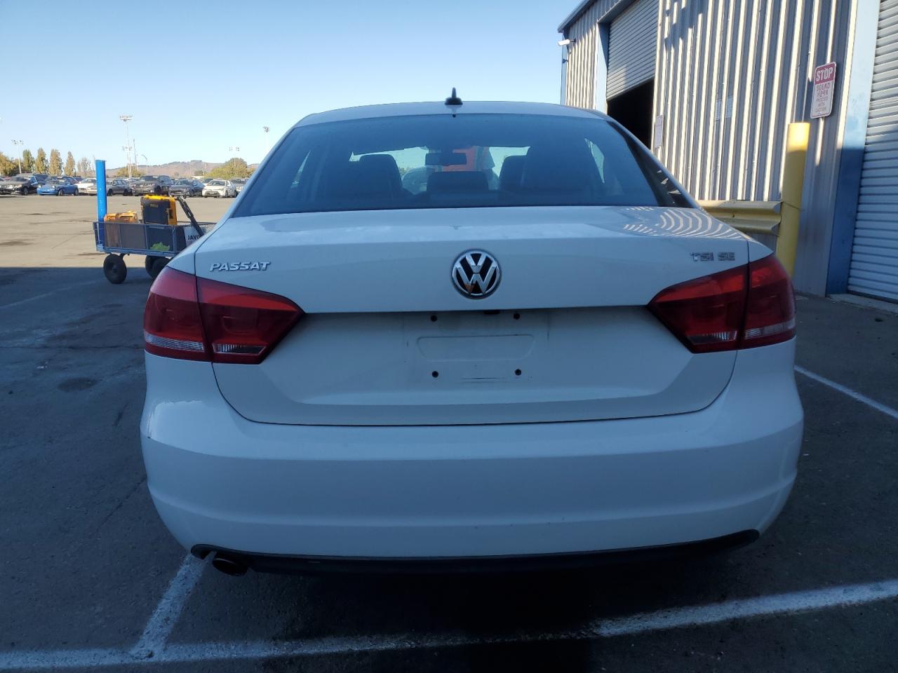 2014 Volkswagen Passat - Image 6