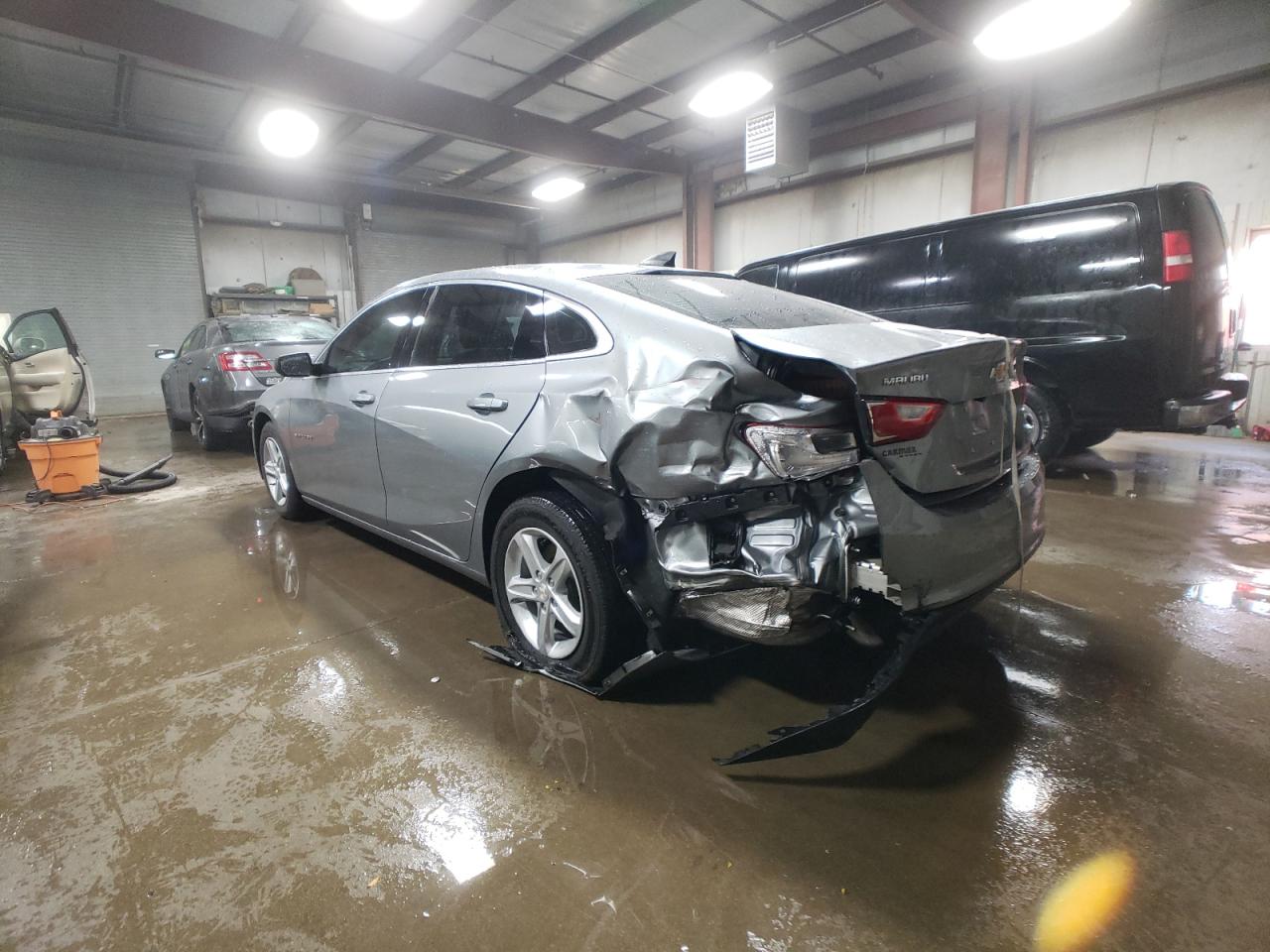 2023 Chevrolet Malibu - Image 2