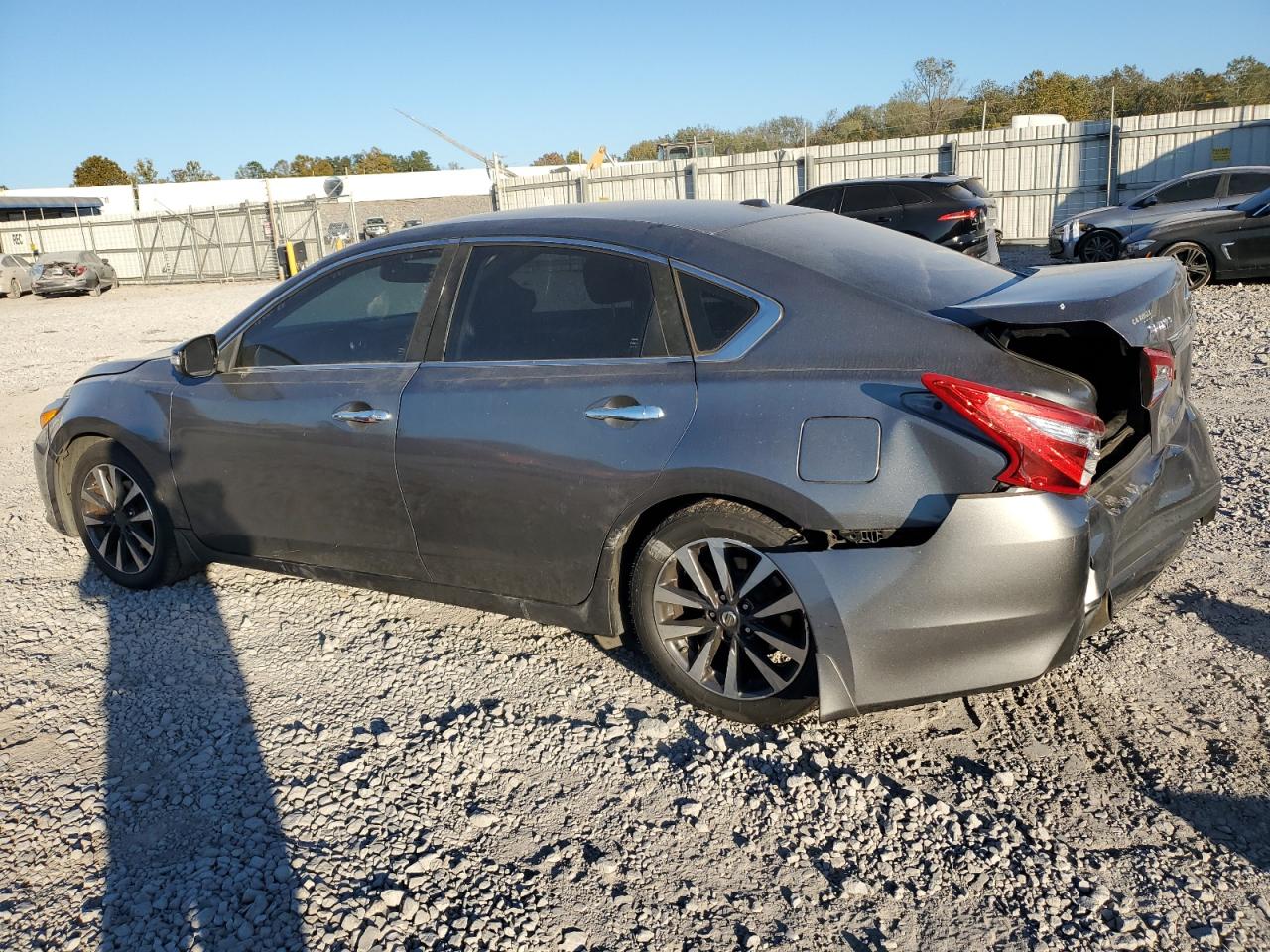 2016 Nissan Altima - Image 2