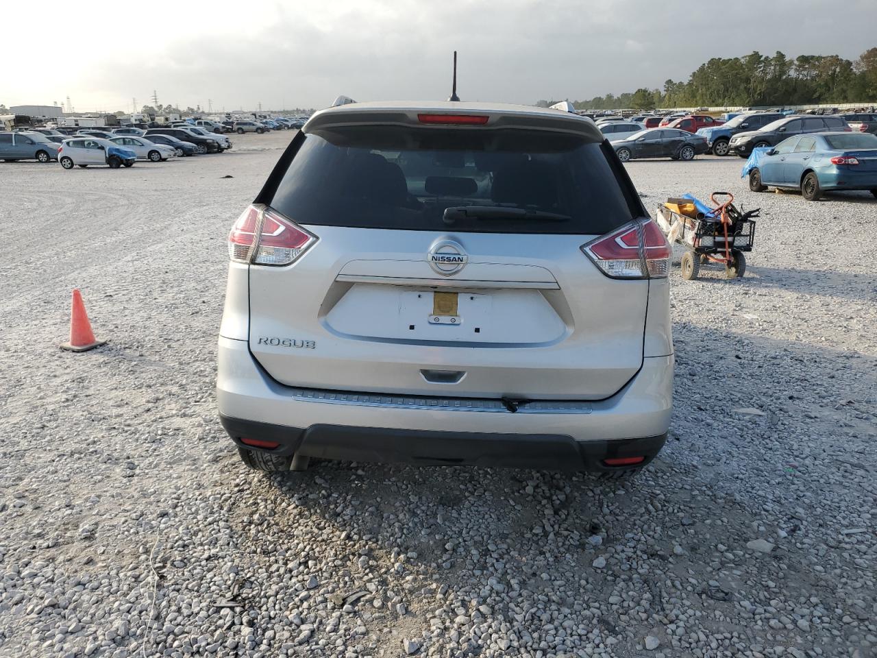 2016 Nissan Rogue S VIN: JN8AT2MT8GW006541 Lot: 78250144