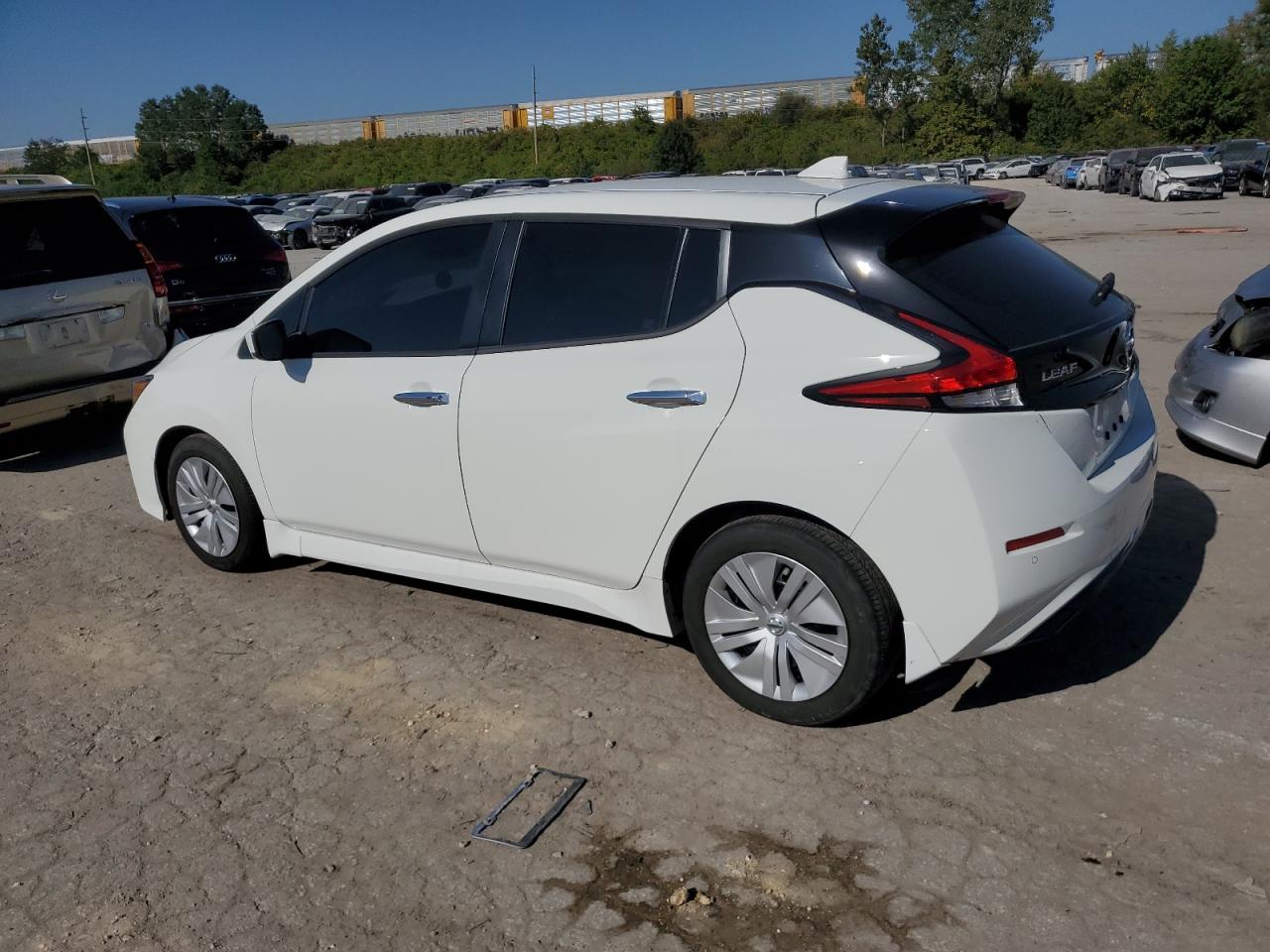 2022 Nissan Leaf - Image 2