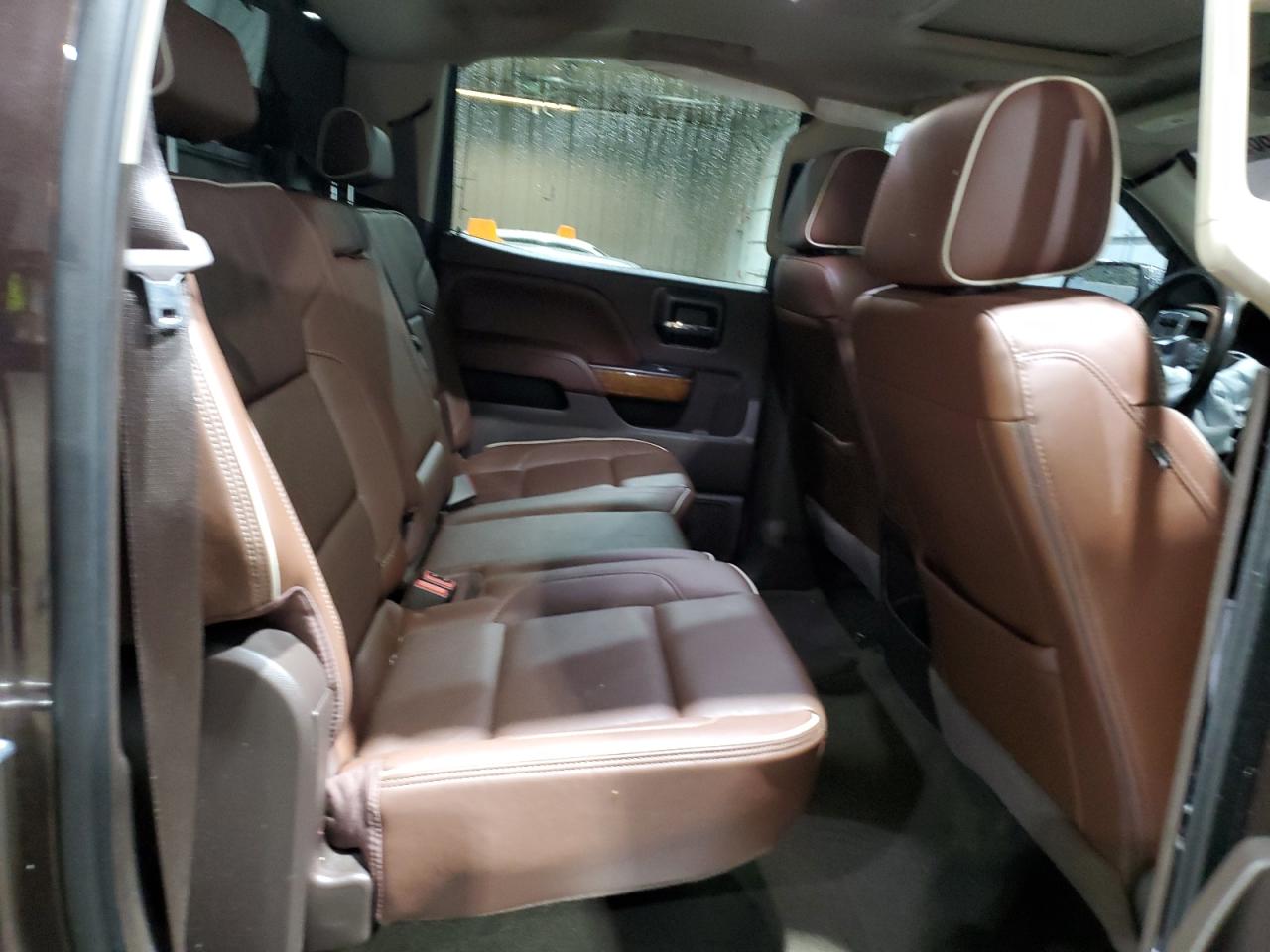 2016 Chevrolet Silverado - Image 10