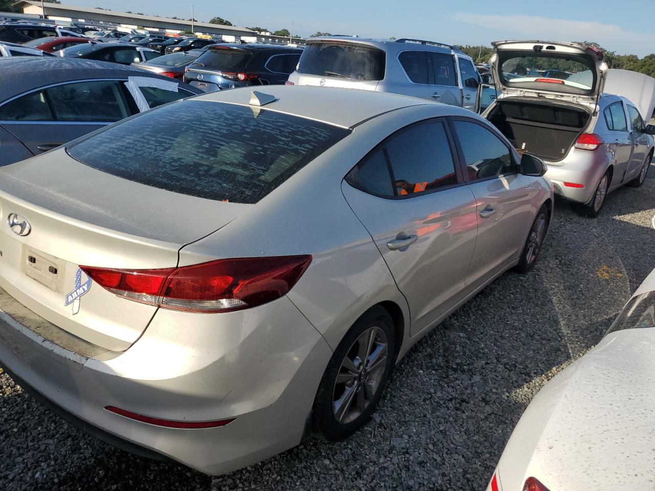2017 Hyundai Elantra - Image 3