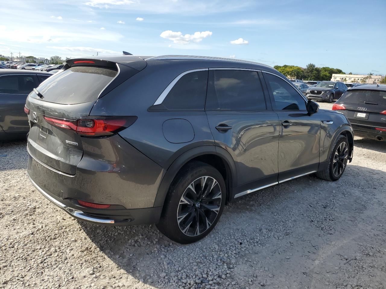 2024 Mazda CX-90 - Image 3