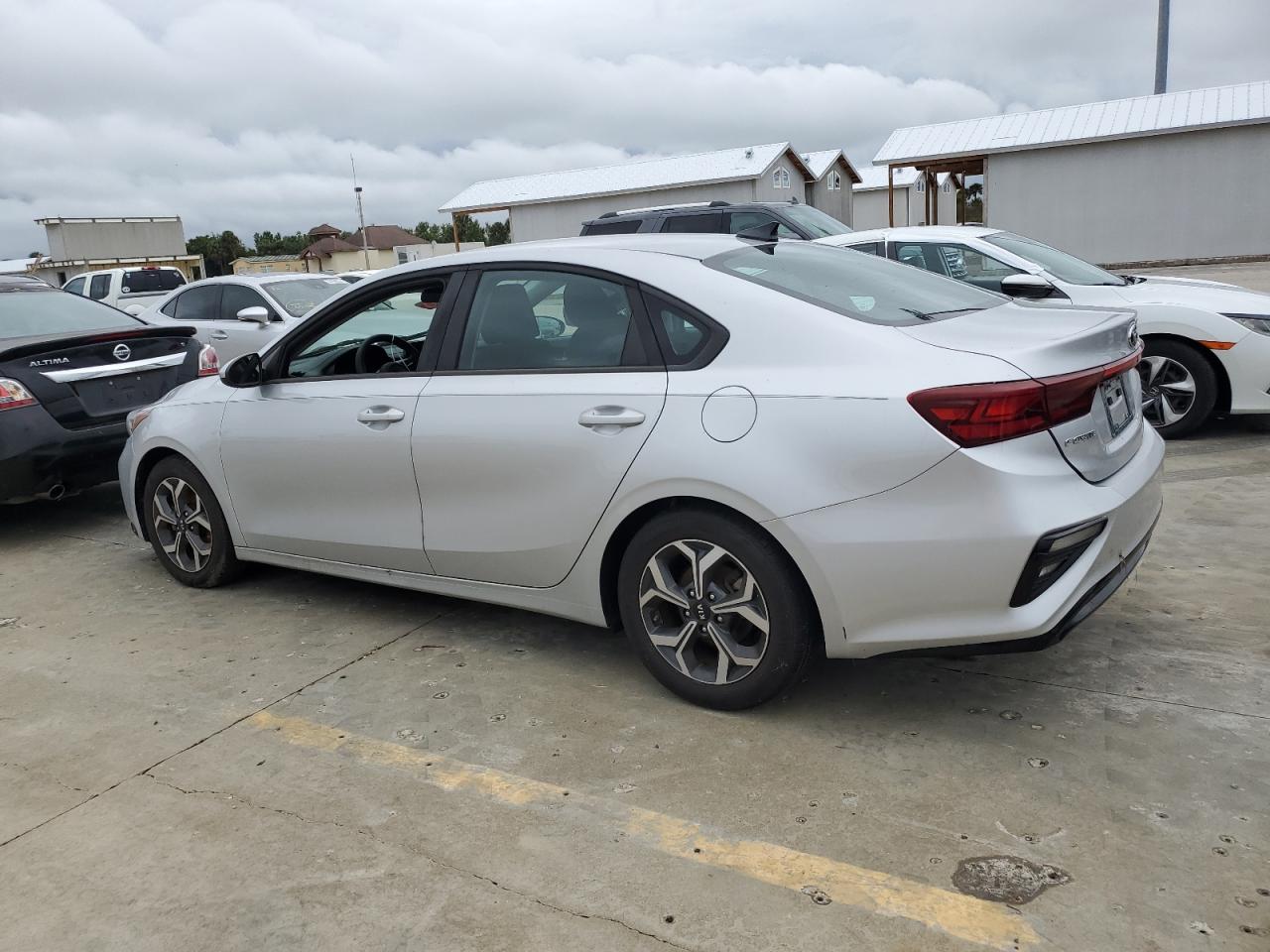 3KPF24AD4KE065960 2019 KIA FORTE - Image 2