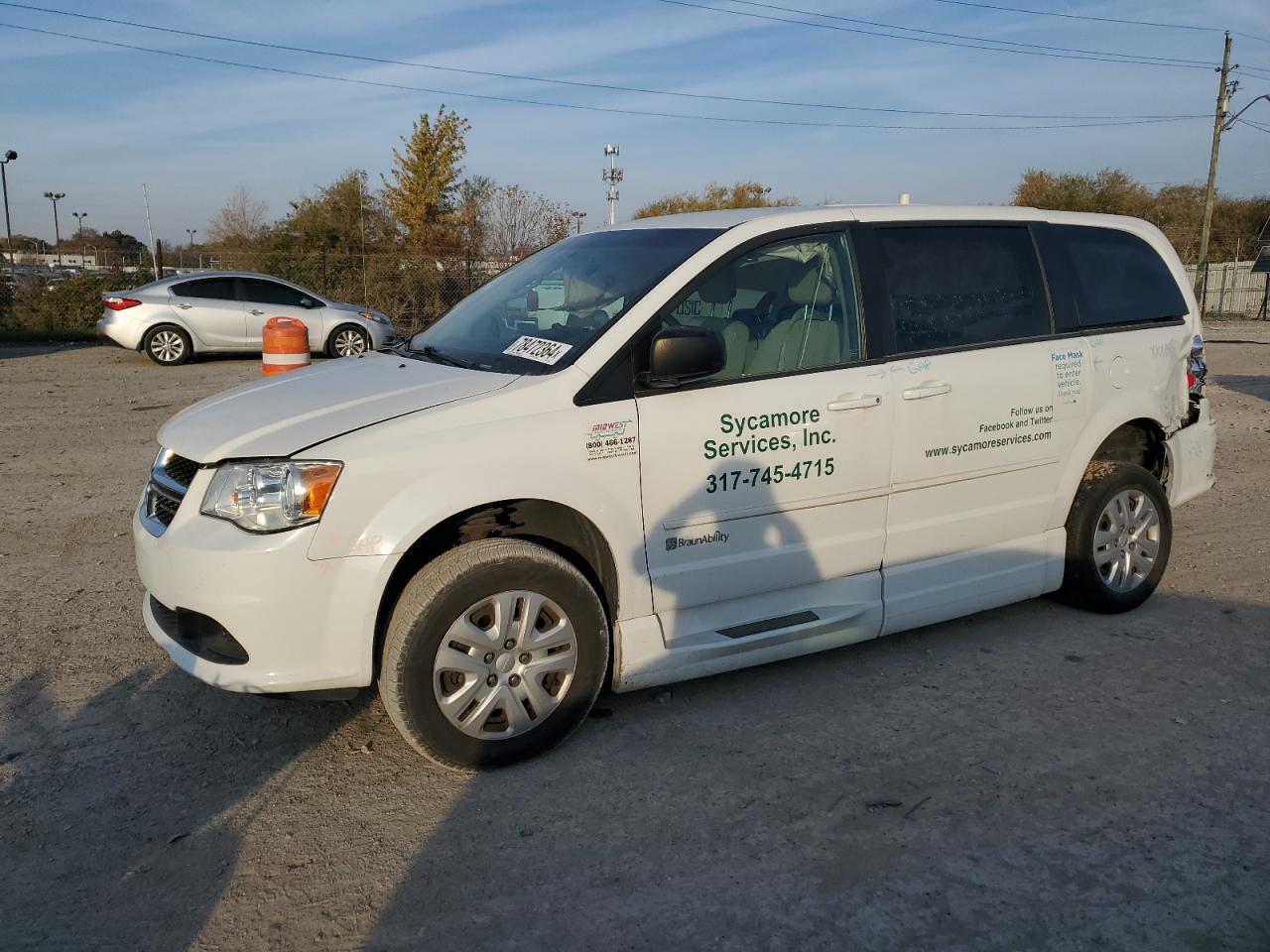 2015 Dodge Caravan - Image 1