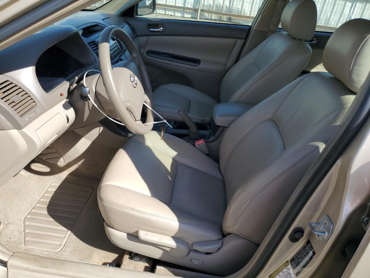 2005 Toyota Camry - Image 7