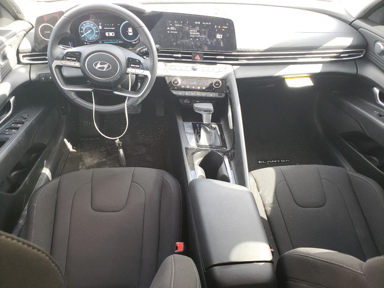 2024 Hyundai Elantra - Image 8