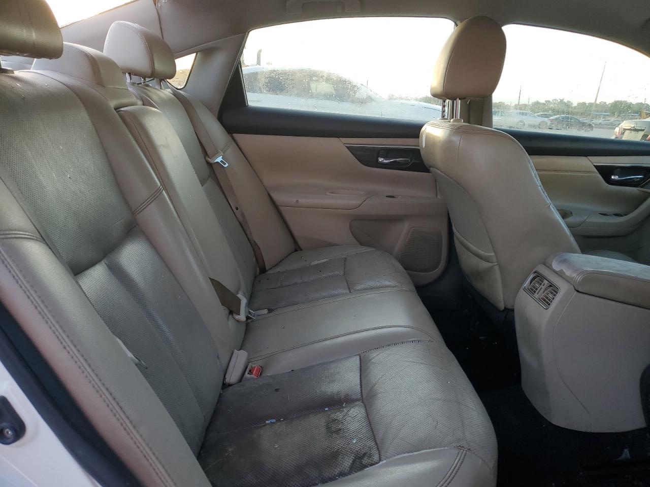 2015 Nissan Altima - Image 10