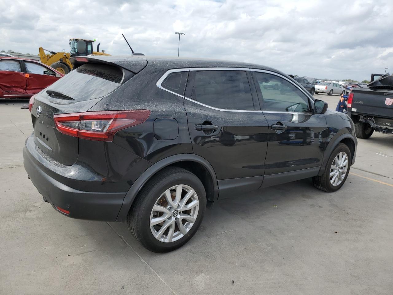2021 Nissan Rogue - Image 3