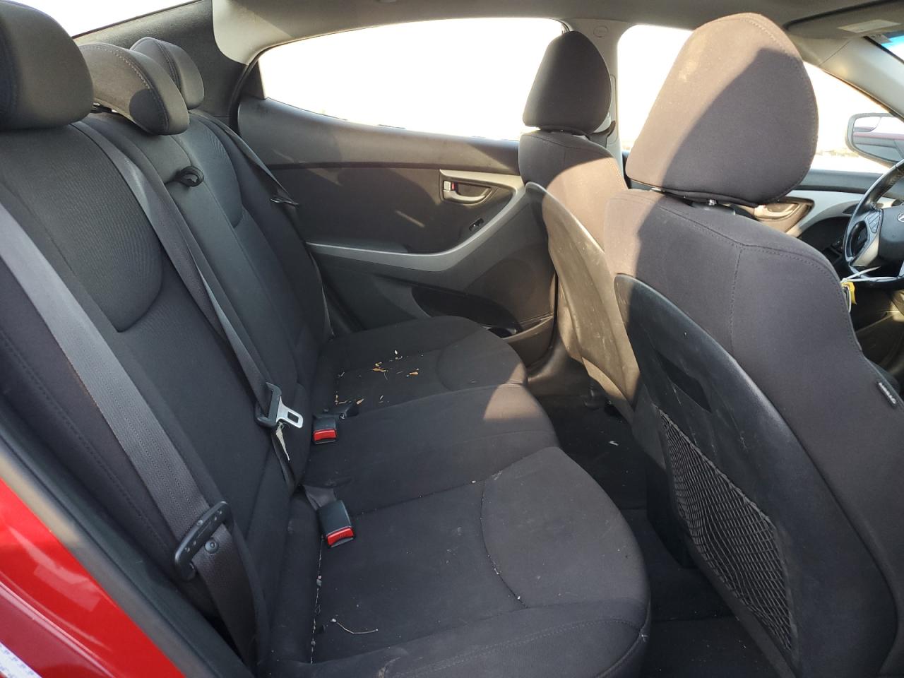 2016 Hyundai Elantra - Image 10