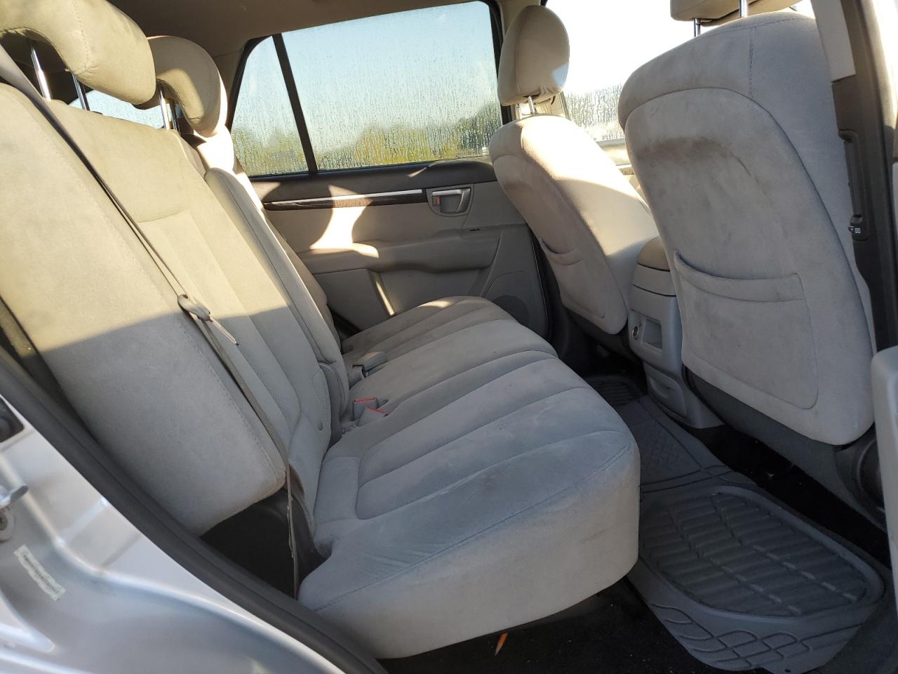2008 Hyundai Santa Fe - Image 11