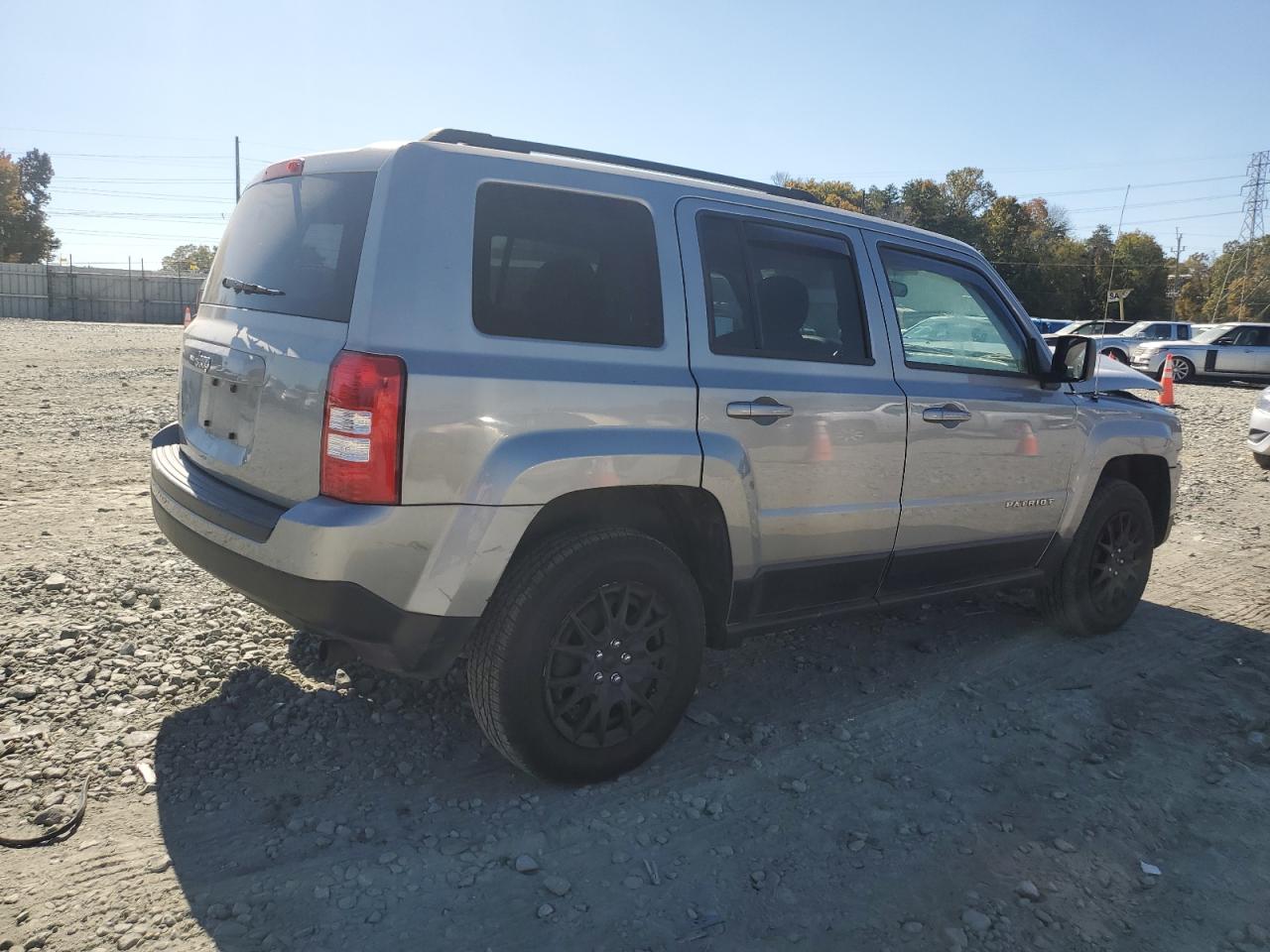 VIN 1C4NJRBB5ED884054 2014 JEEP PATRIOT no.3