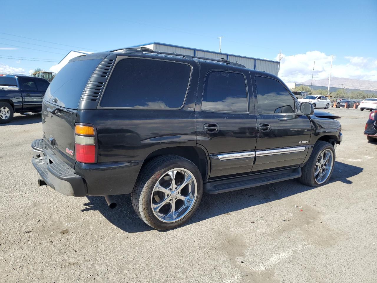 2005 GMC Yukon - Image 3