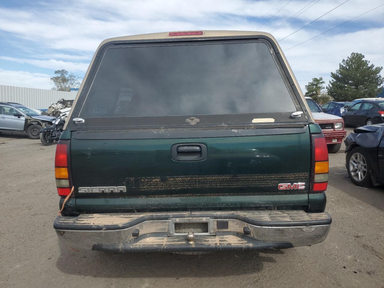 2004 GMC Sierra - Image 6