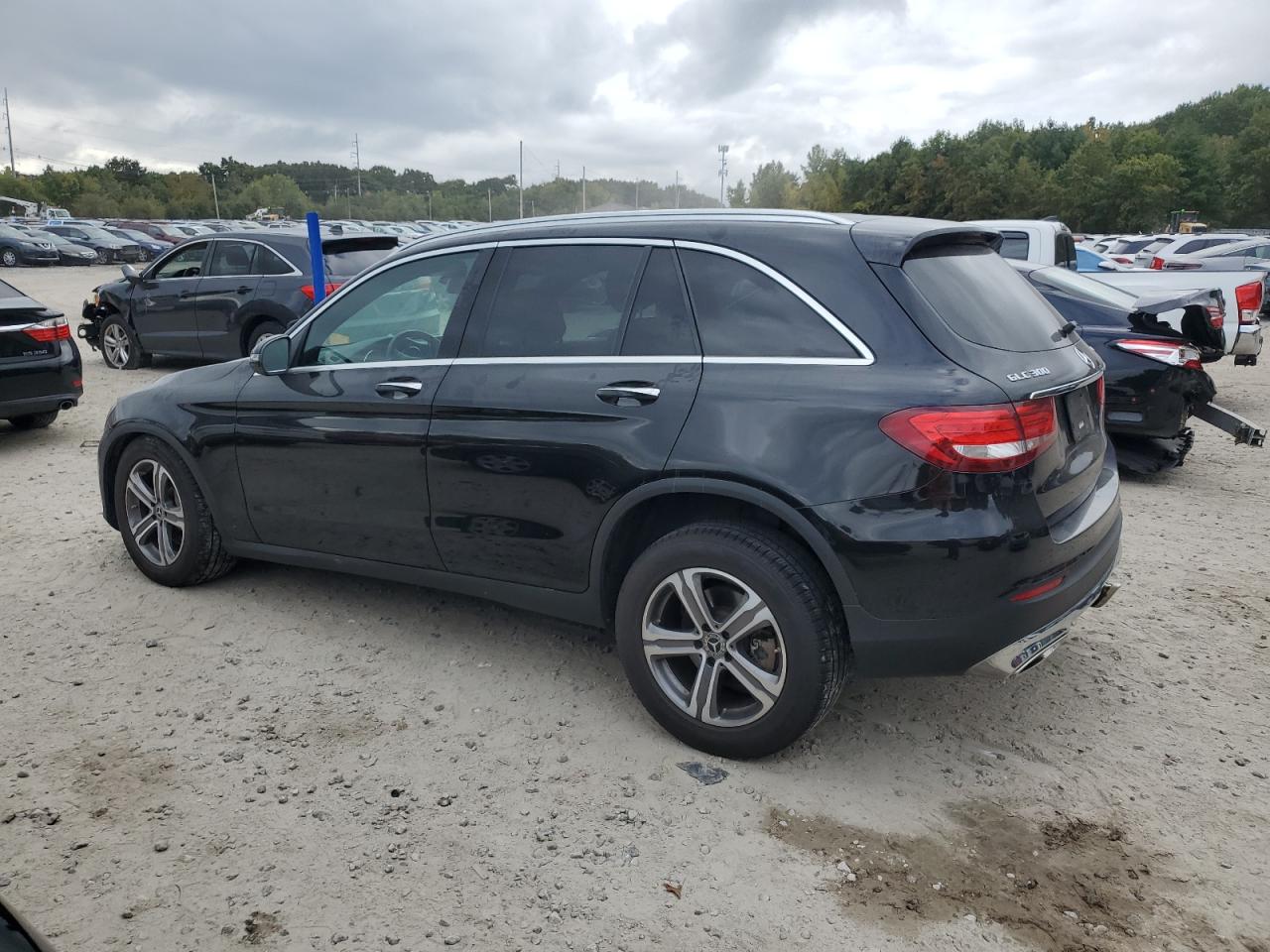 VIN WDC0G4KBXKF560796 2019 MERCEDES-BENZ GLC-CLASS no.2