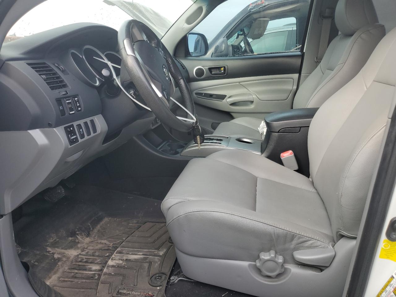 2014 Toyota Tacoma - Image 7