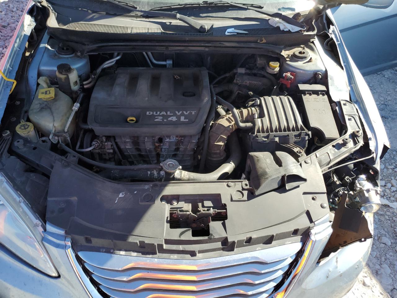 2012 Chrysler 200 - Image 11