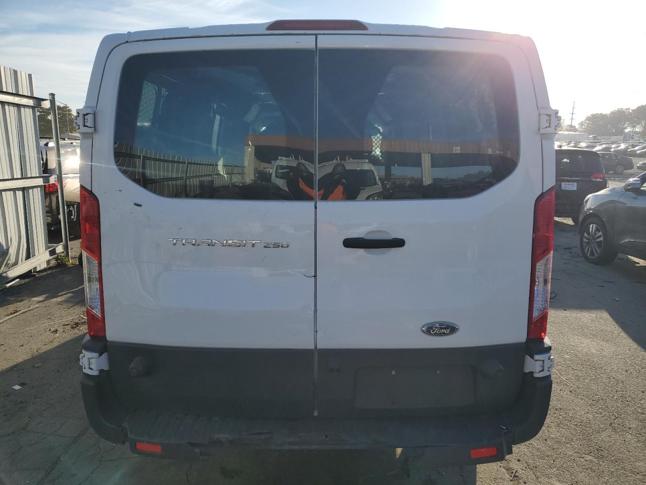 2016 Ford Transit T-250 VIN: 1FTYR2ZM0GKB18154 Lot: 77129434