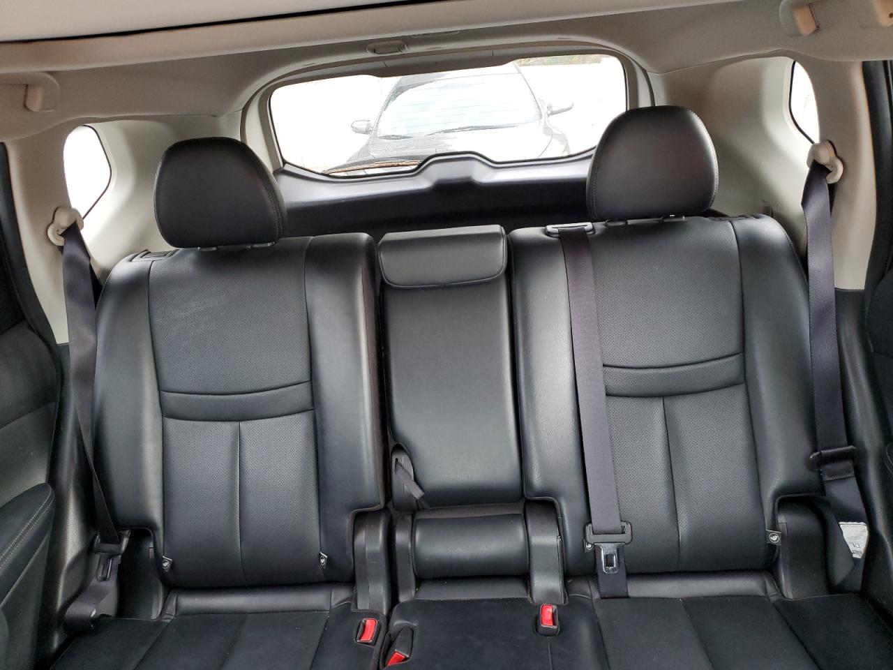 2018 Nissan Rogue - Image 10