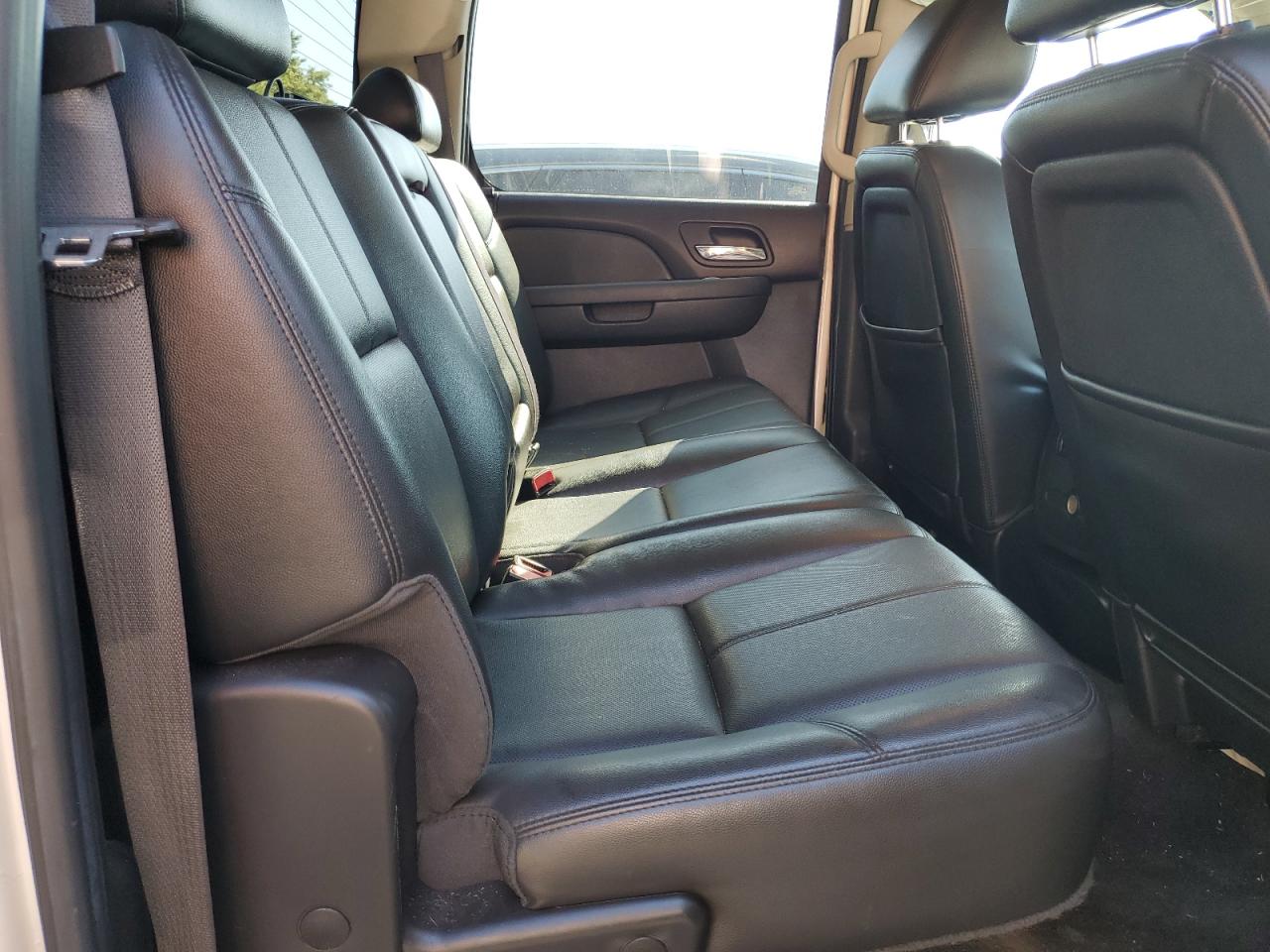 2012 Chevrolet Silverado - Image 10