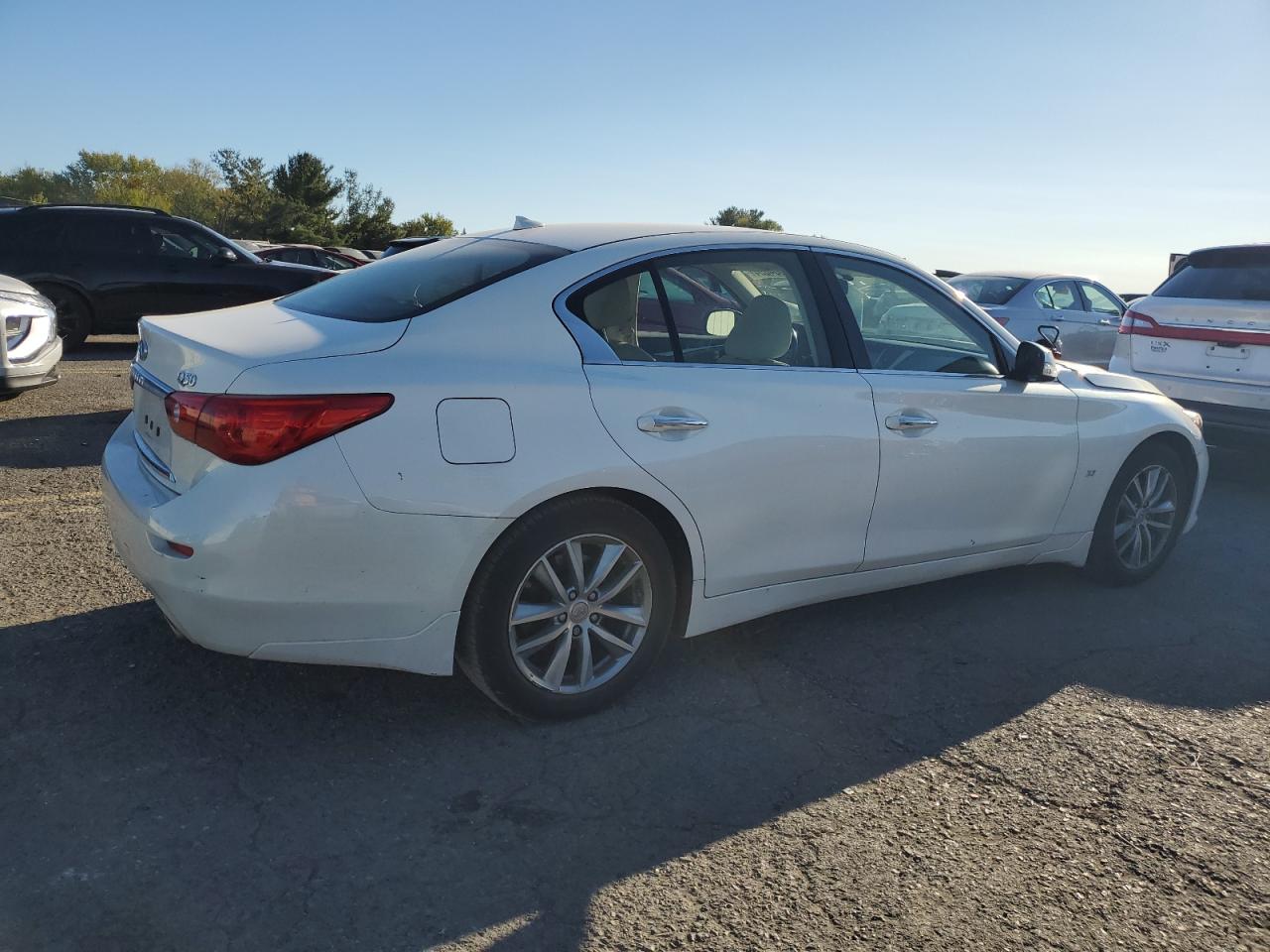 2015 Infiniti Q50 - Image 3