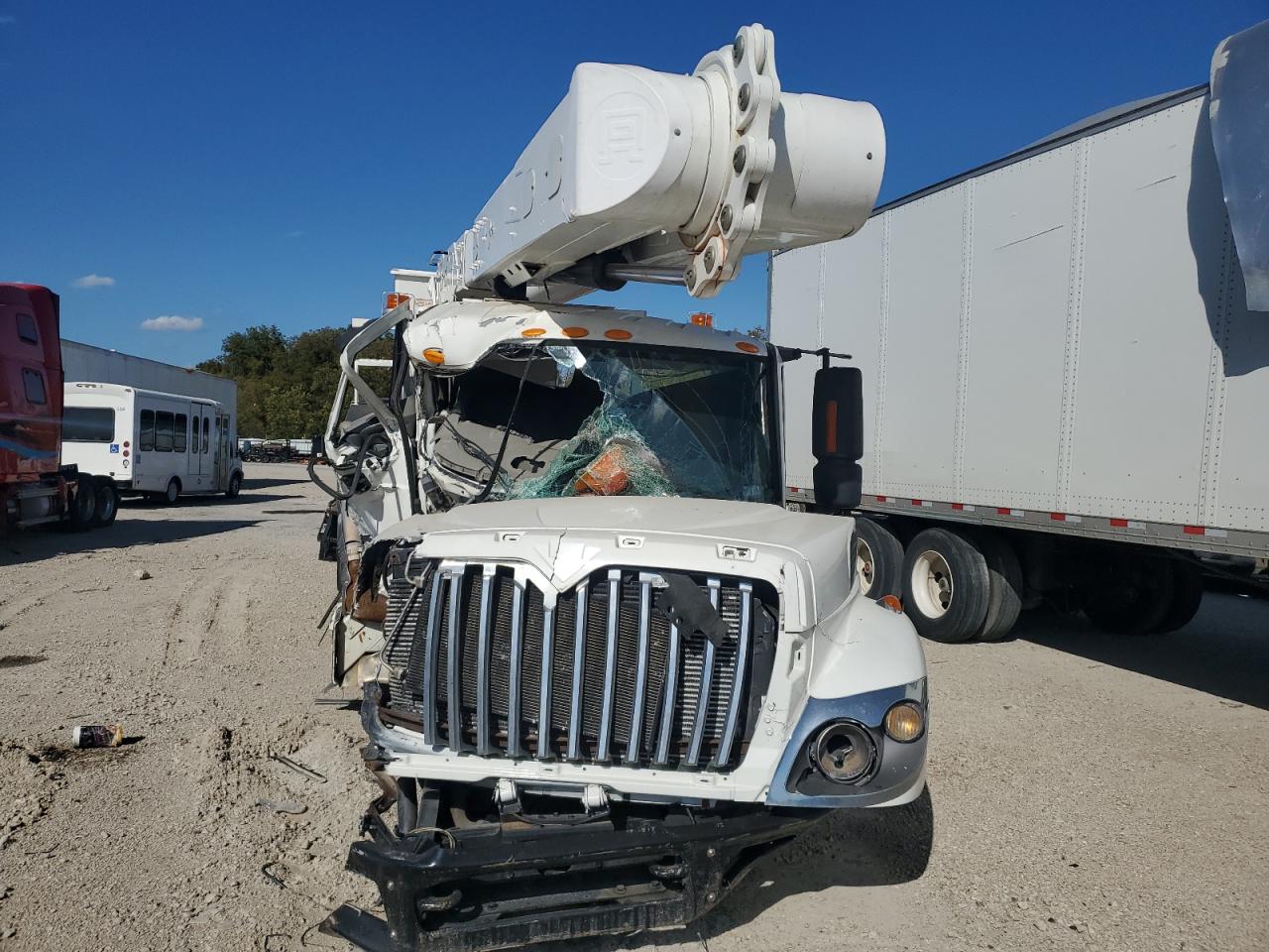 2010 International 7000 7400 VIN: 1HTWGAAR0AJ220617 Lot: 52491144