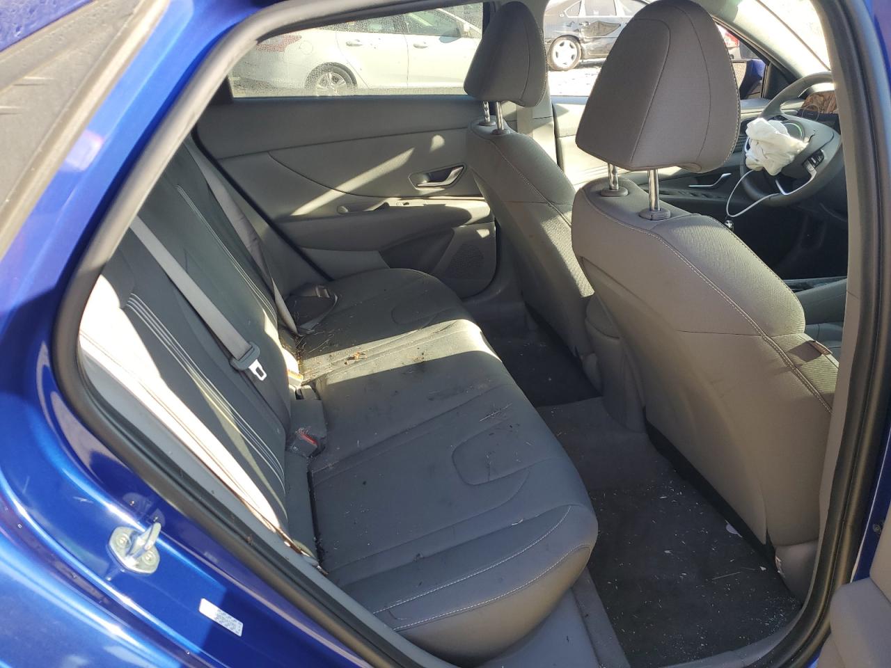 2023 Hyundai Elantra - Image 11
