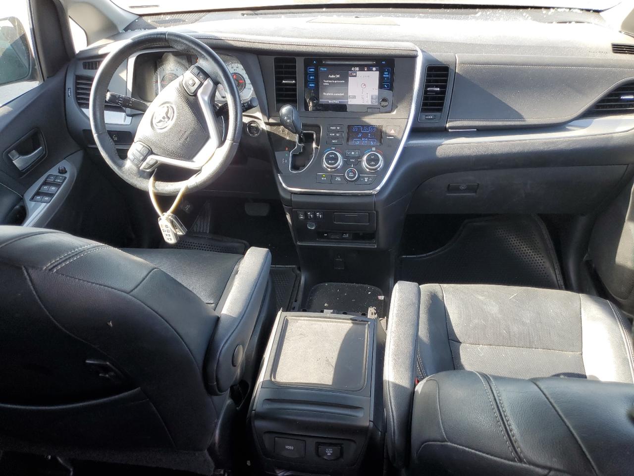 2015 Toyota Sienna - Image 8